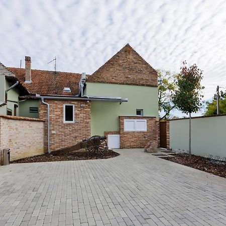 Anova Apartman Jula Exterior foto