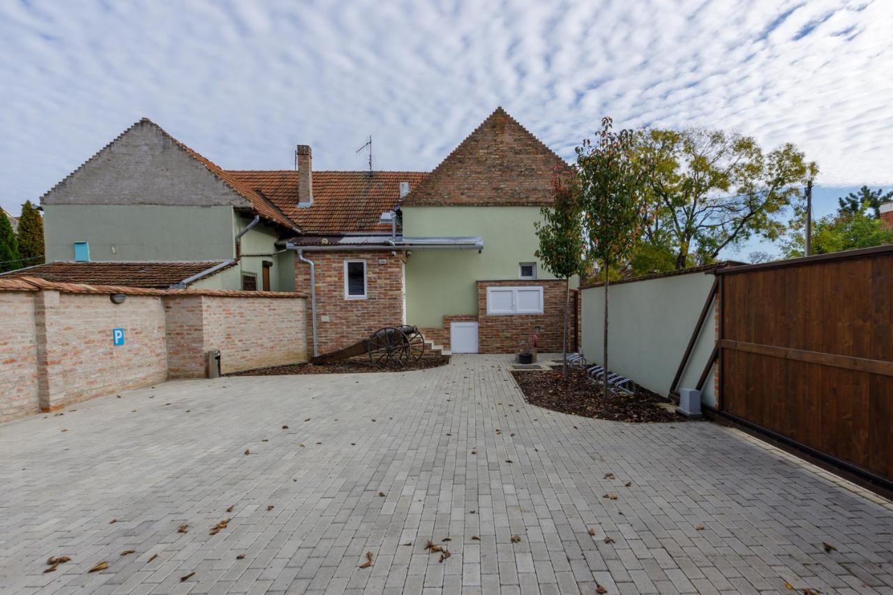 Anova Apartman Jula Exterior foto