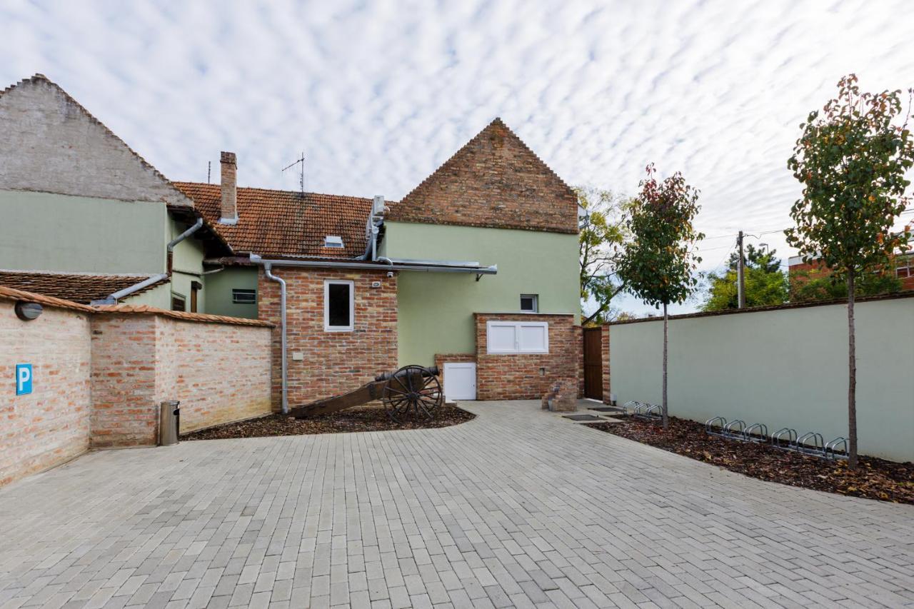 Anova Apartman Jula Exterior foto
